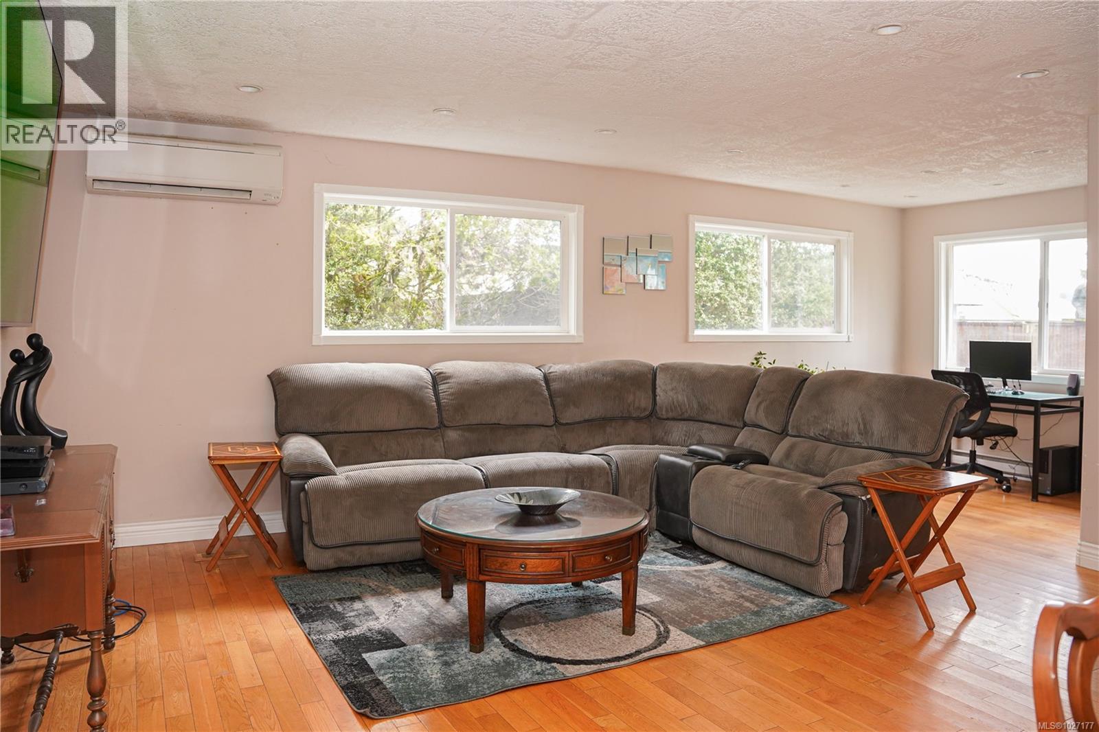  1009 Linda Lane, Langford