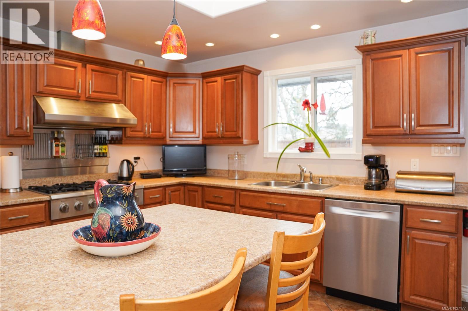  1009 Linda Lane, Langford