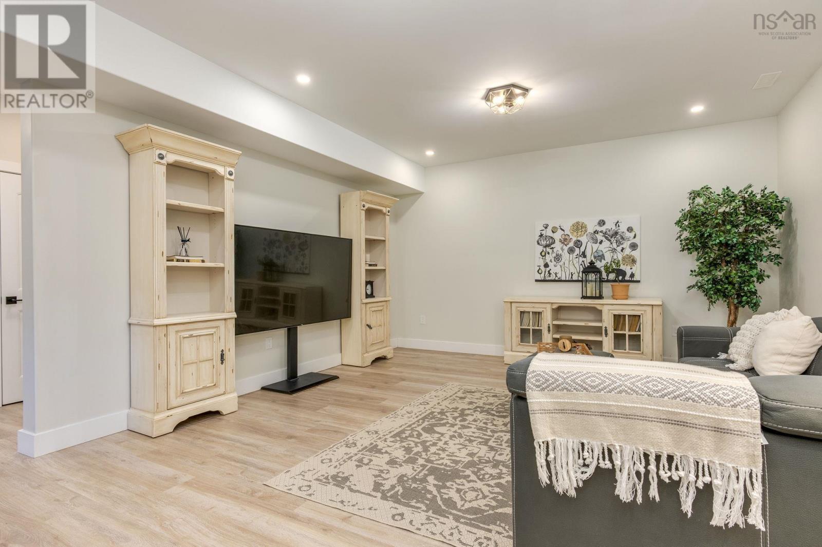 Property 36 of 47 of 72 Bristolton Avenue