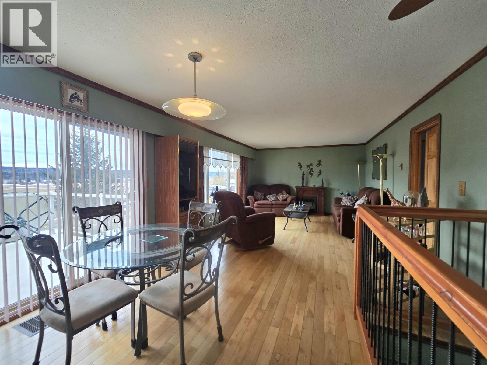 6072 LAKESHORE DRIVE, Horse Lake