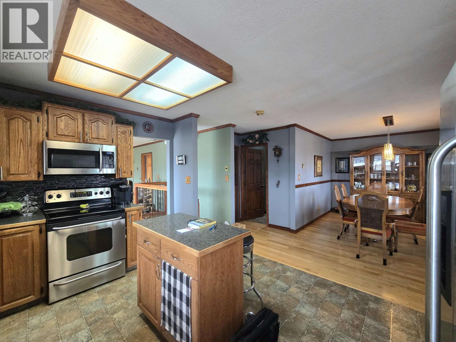 6072 LAKESHORE DRIVE, Horse Lake