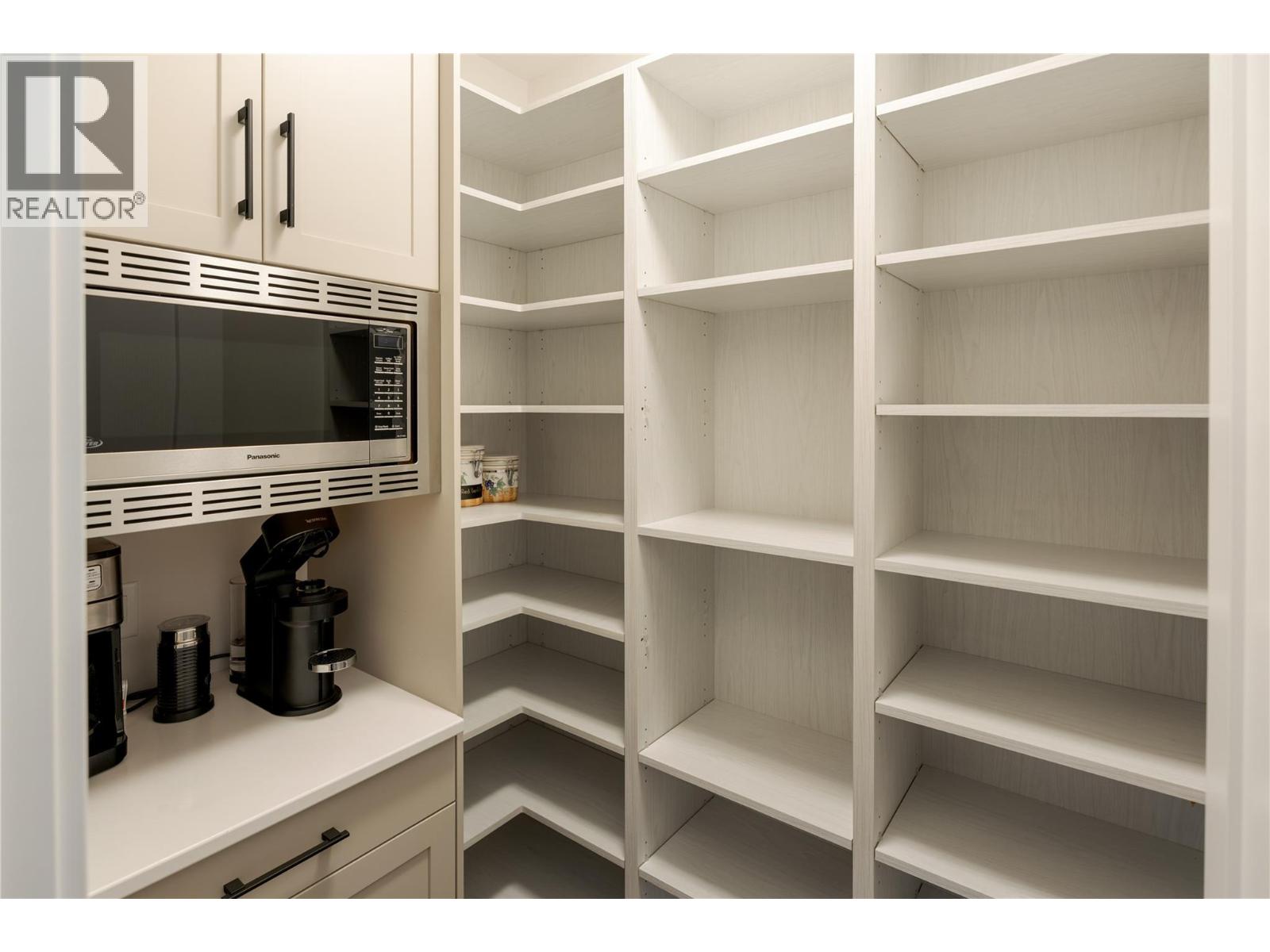  456 Sparrow Hawk Court, Kelowna