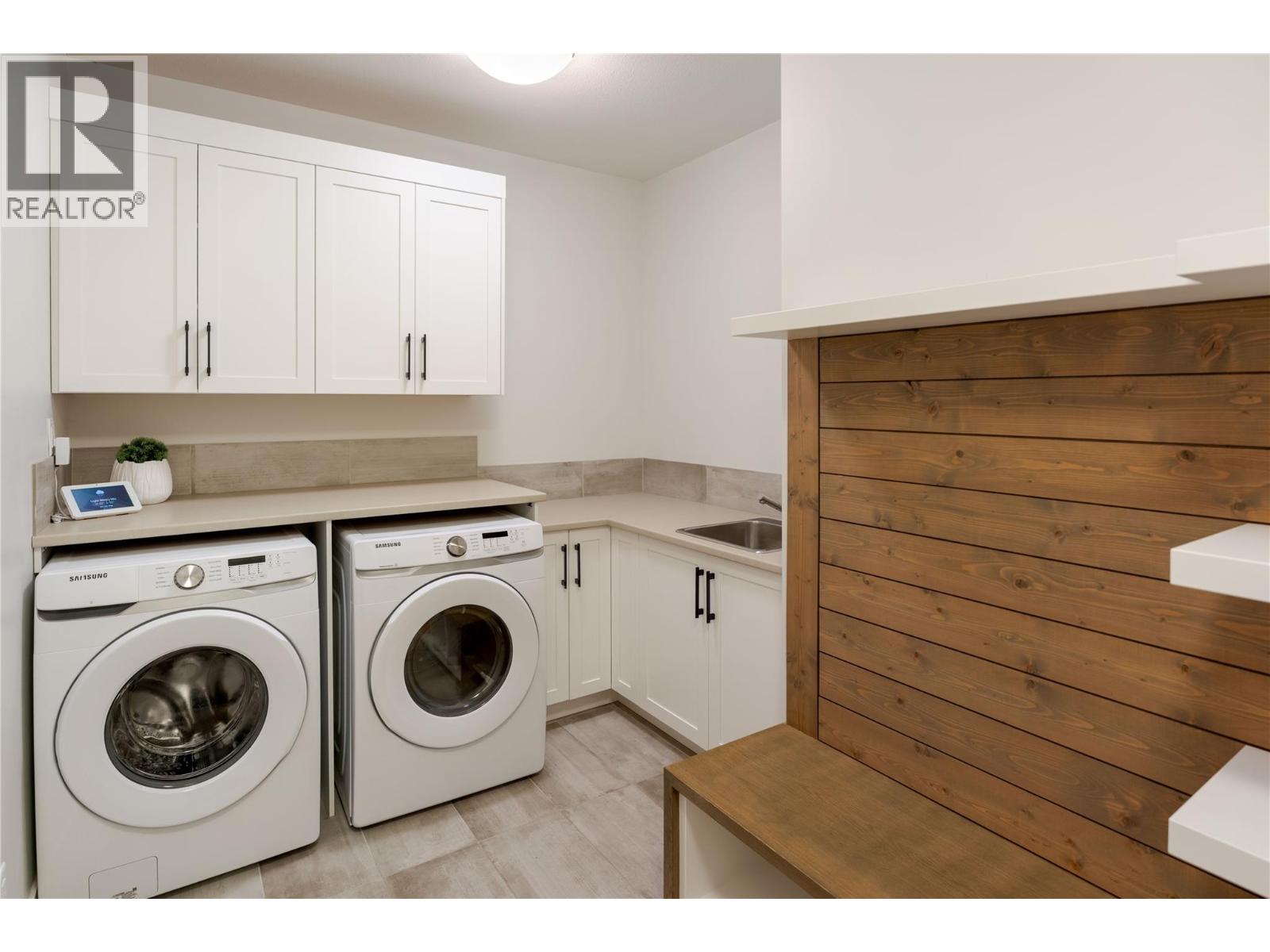  456 Sparrow Hawk Court, Kelowna