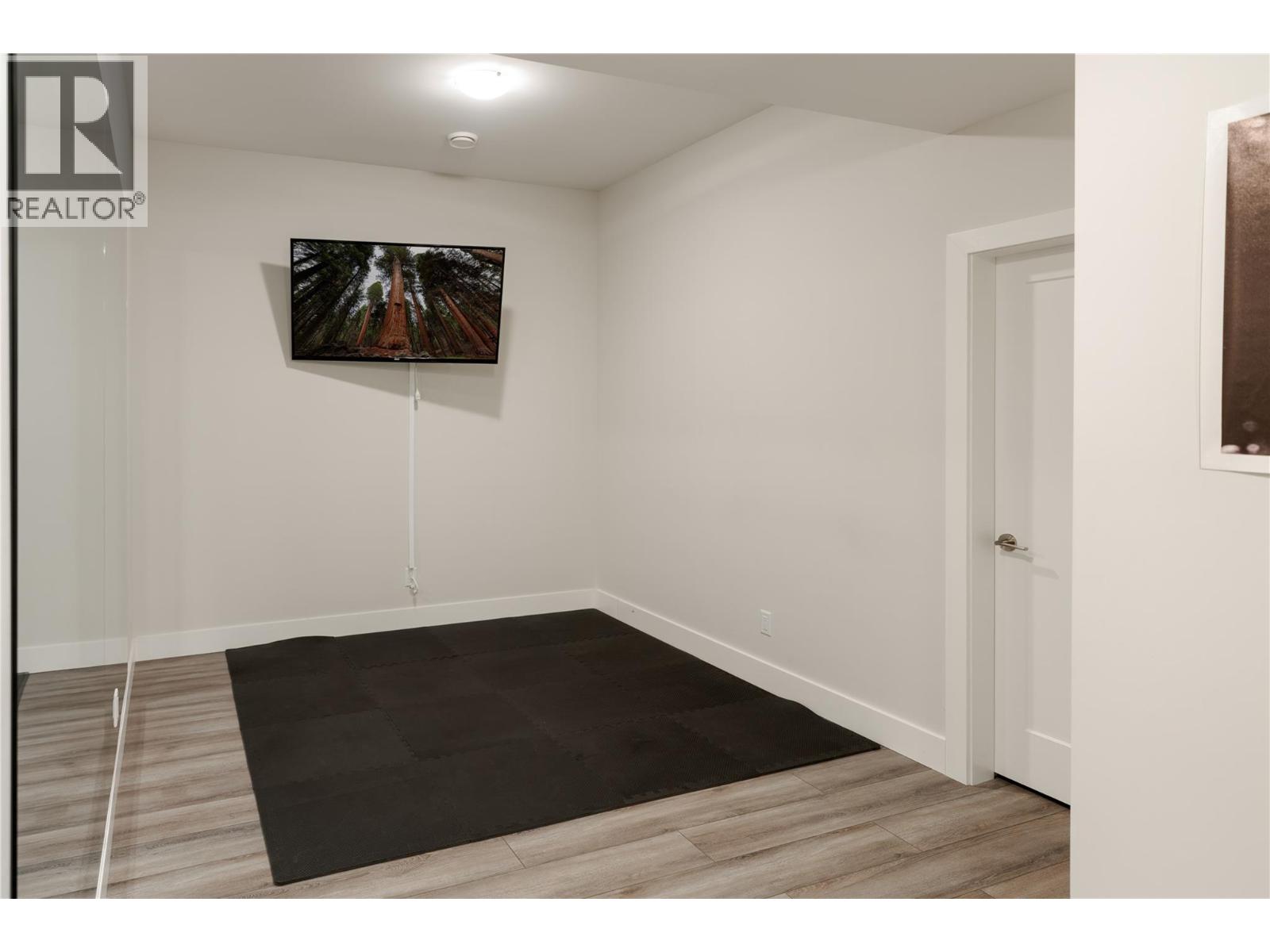  456 Sparrow Hawk Court, Kelowna