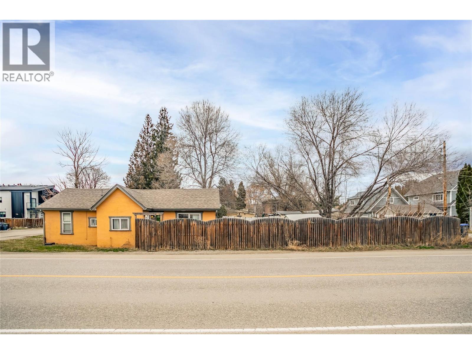 2293 Woodlawn Street, Kelowna