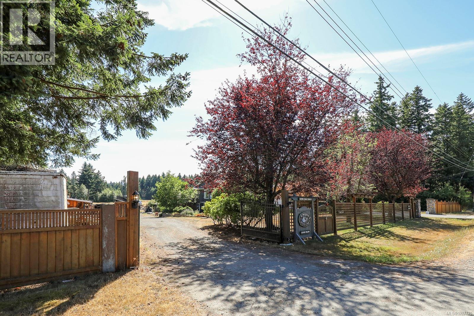 2099 Idiens Way - Photo 3 of 39, Comox, British Columbia