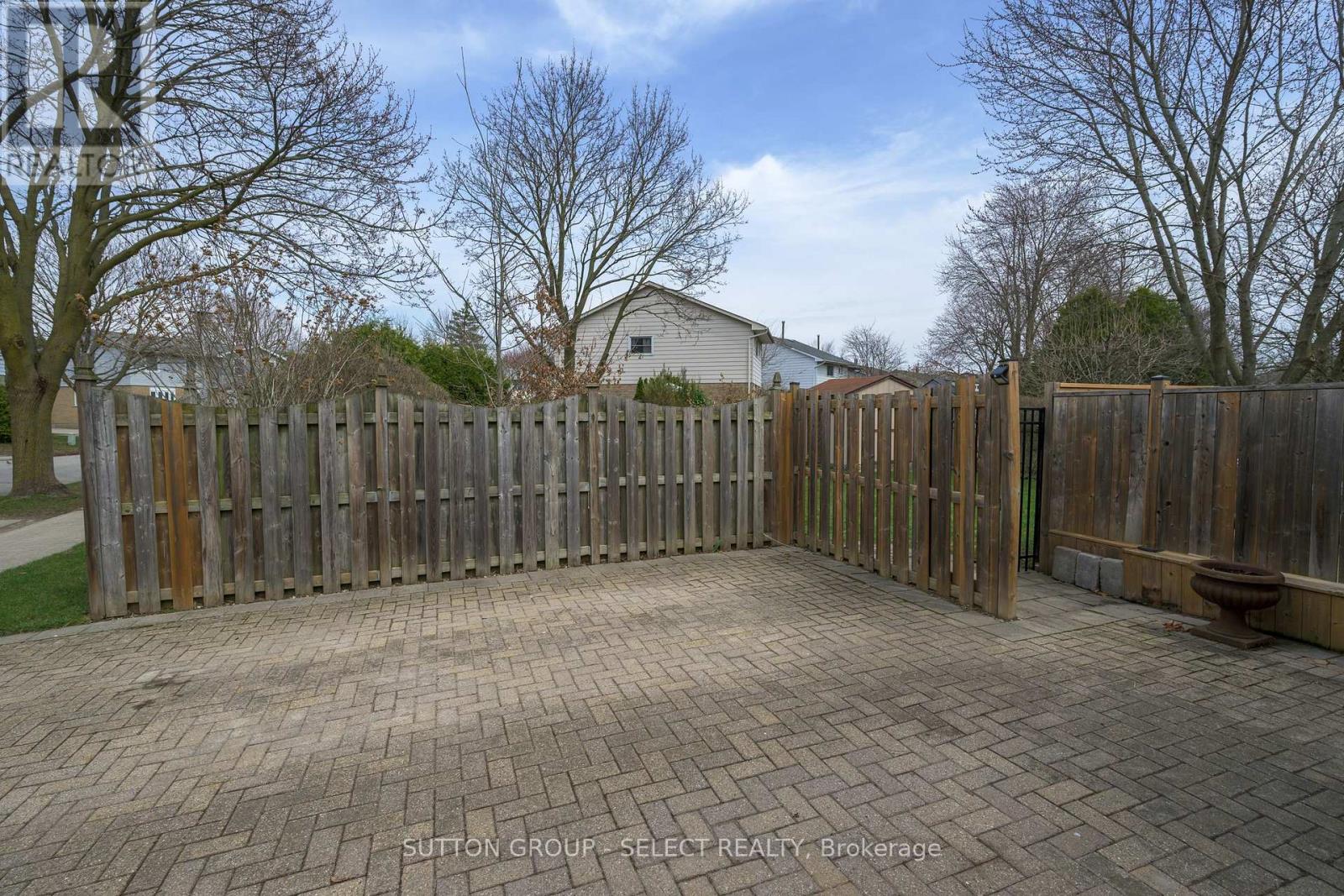 99 INVERARY CRESCENT - 3