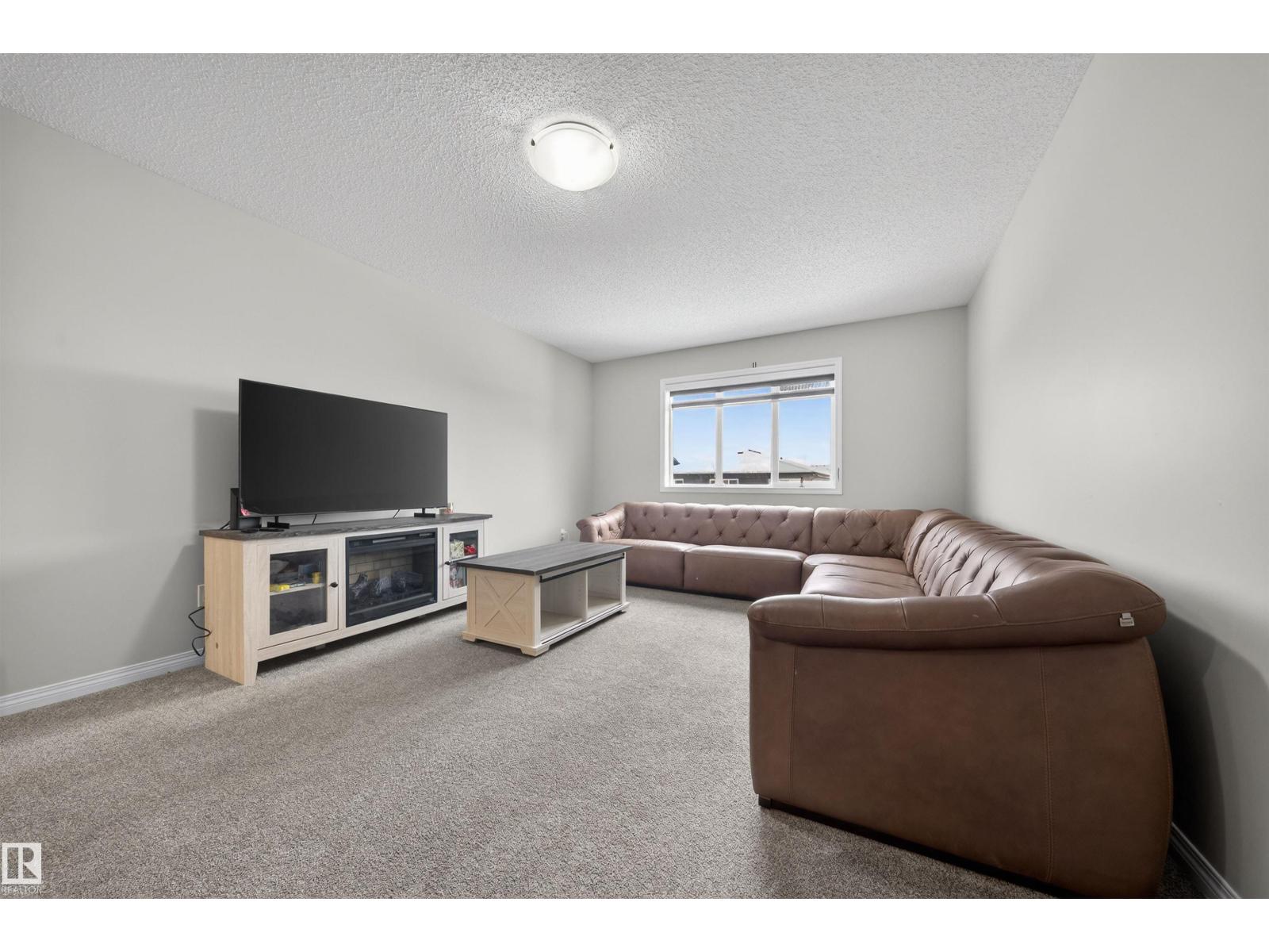 
          6085 King Landing SW
            <br/>
            <span>Edmonton</span>
            , 
            <span>AB</span>
             <span>T6W3Z7</span>
         - Photo 34