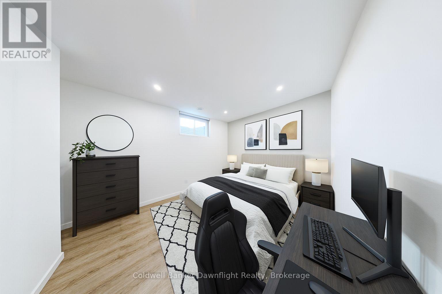 714 GLORIA STREET - 32