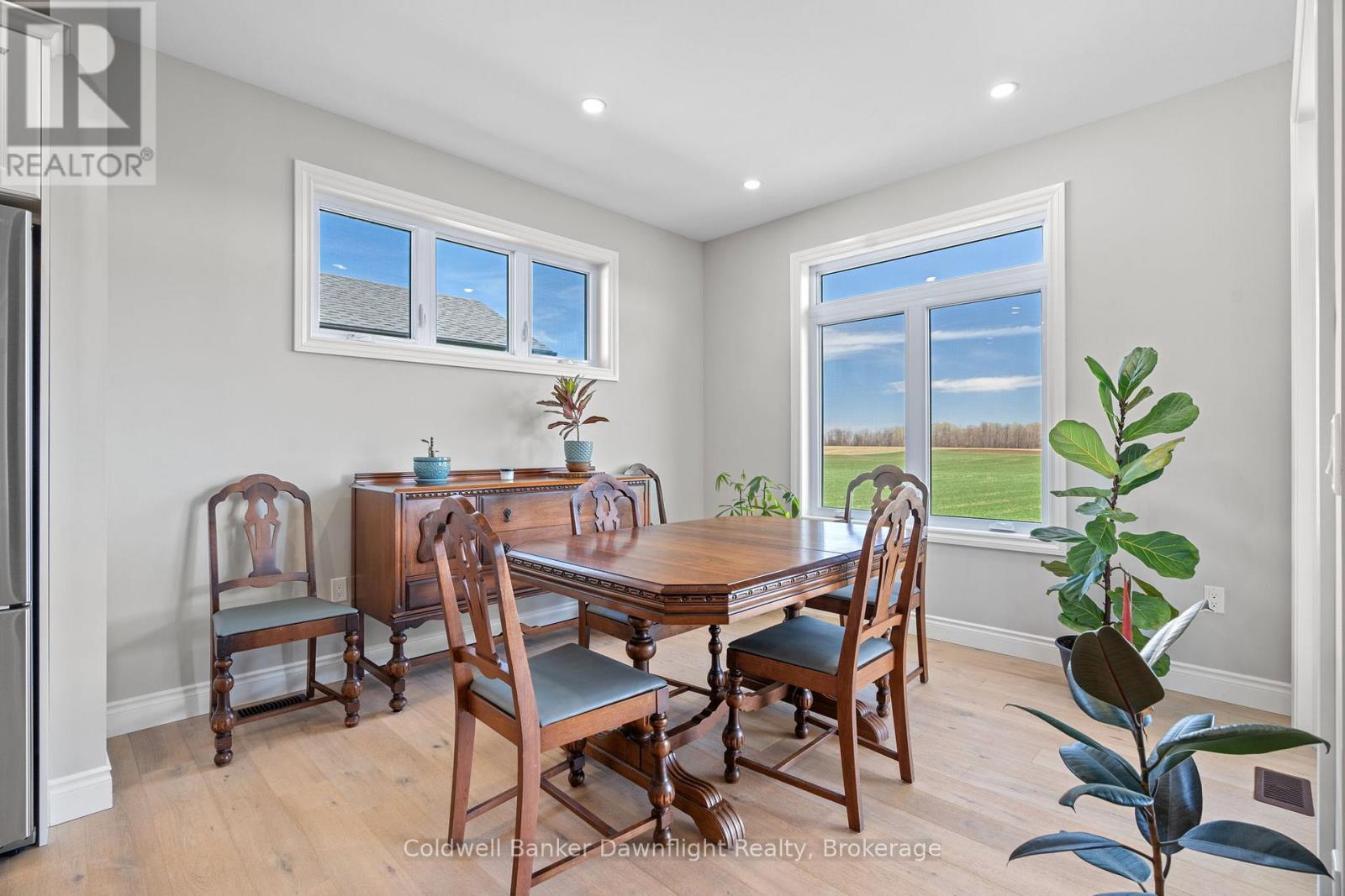 714 GLORIA STREET - 28