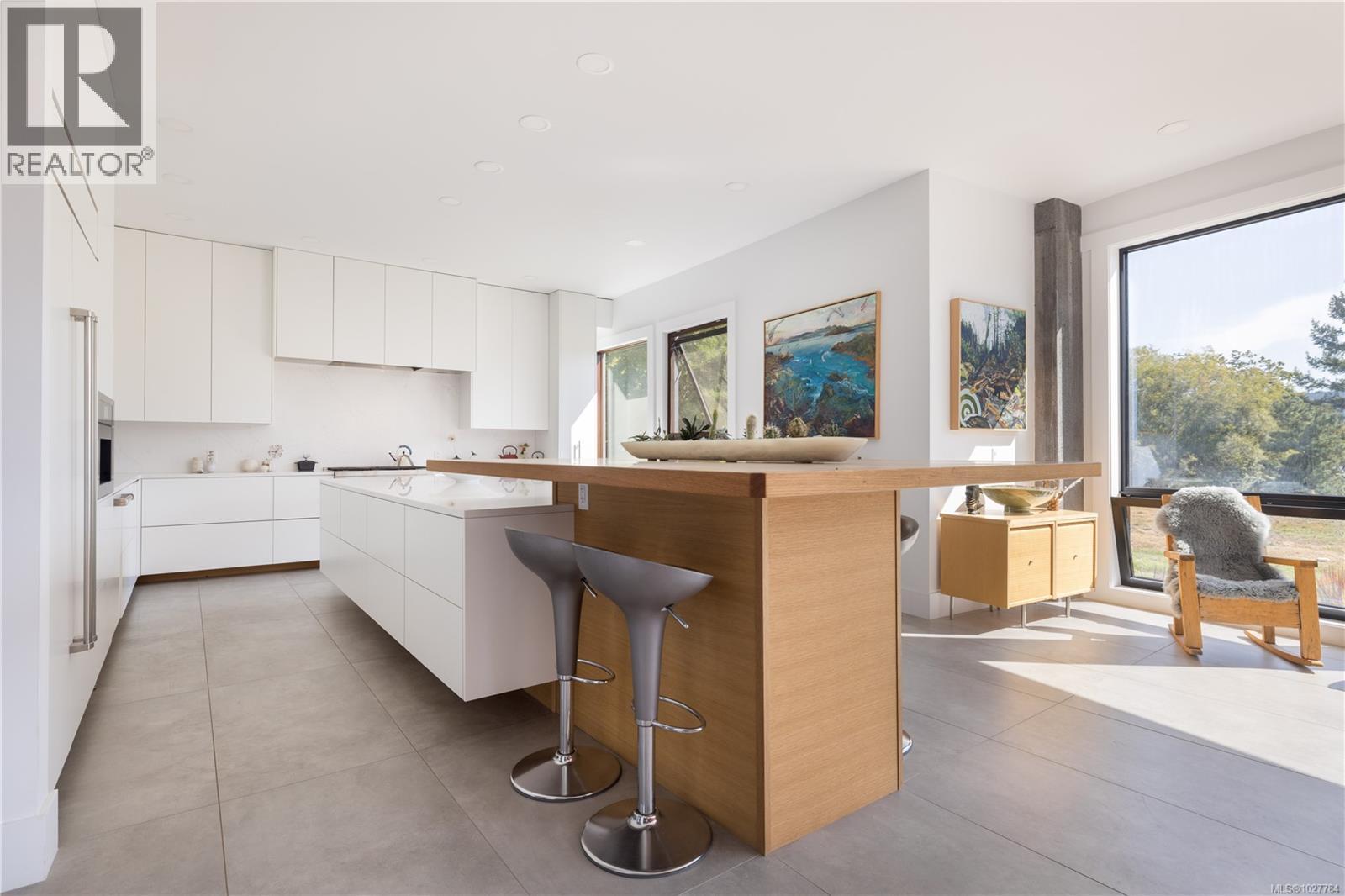 7756 West Saanich Rd - 16