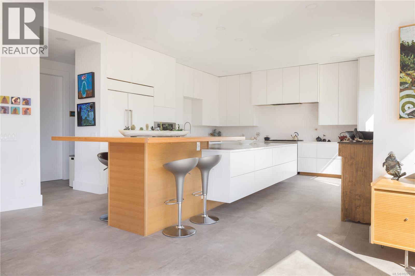 7756 West Saanich Rd - 17