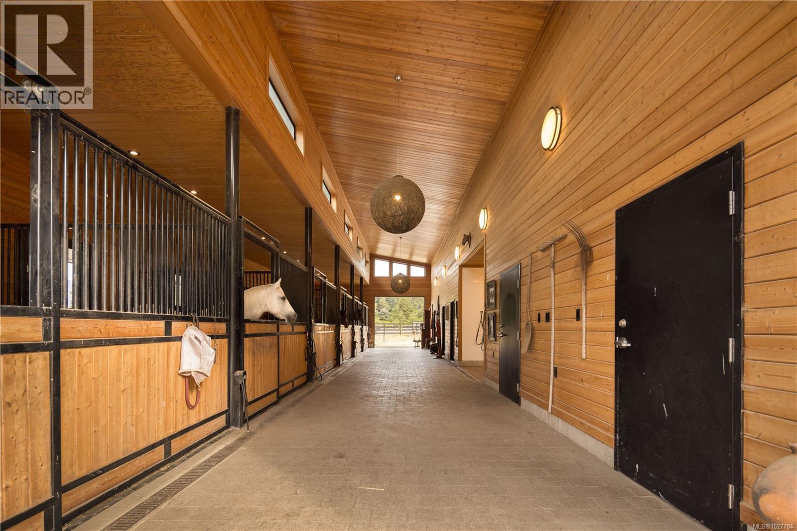 7756 West Saanich Rd - 39