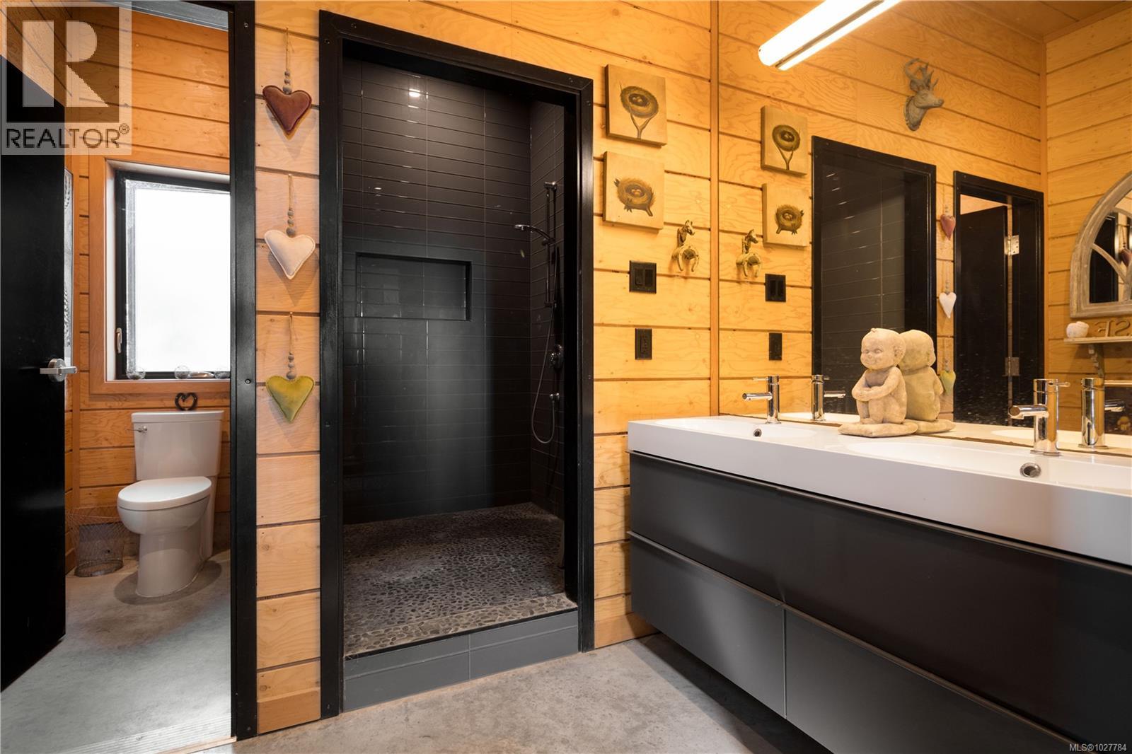  7756 West Saanich Road, Central Saanich