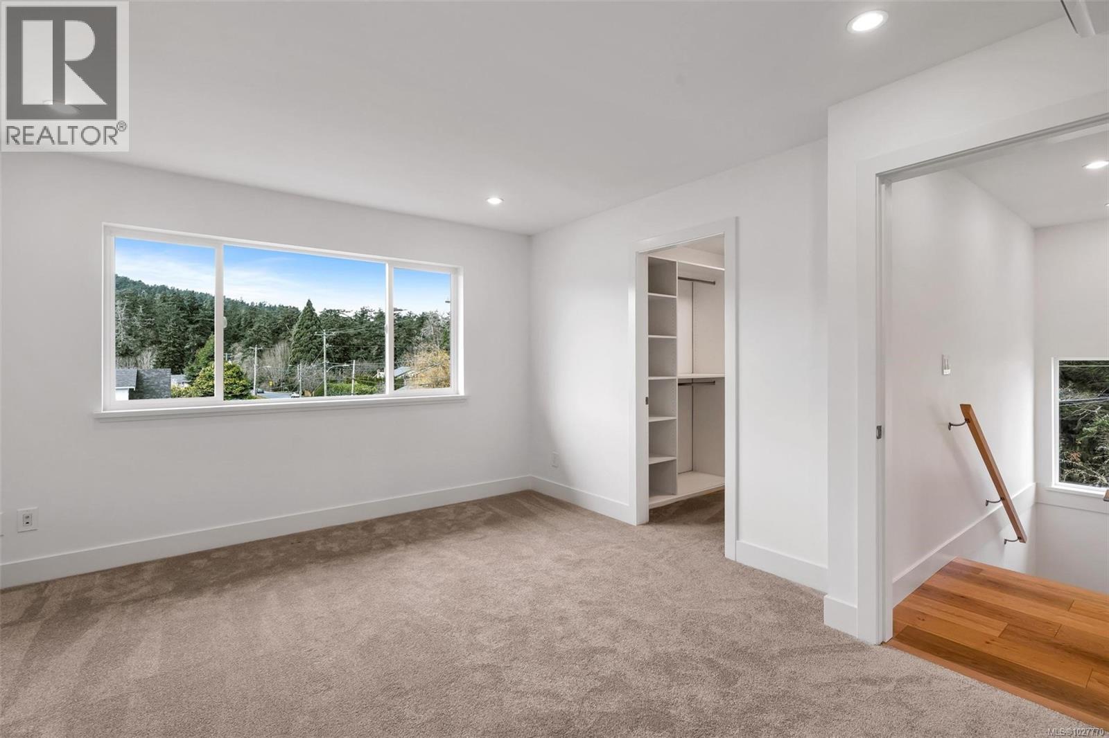 1 1559 Ash Road, Saanich