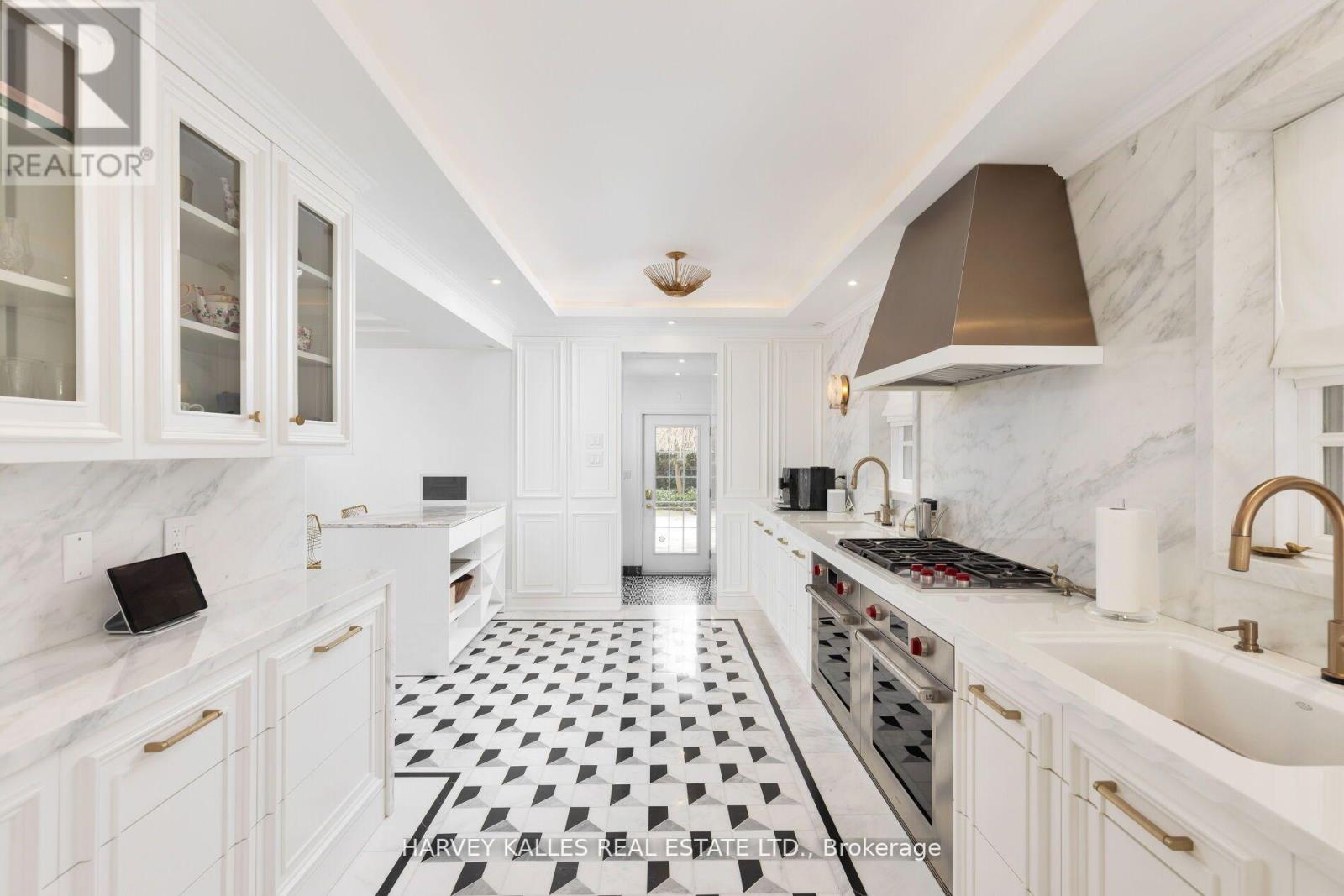 470 RUSSELL HILL ROAD - 14