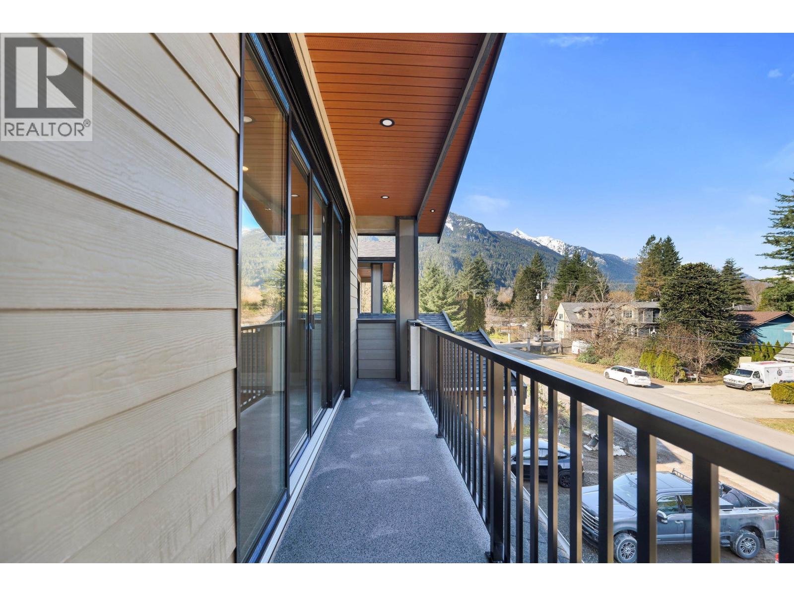 1352 JUDD ROAD, Squamish