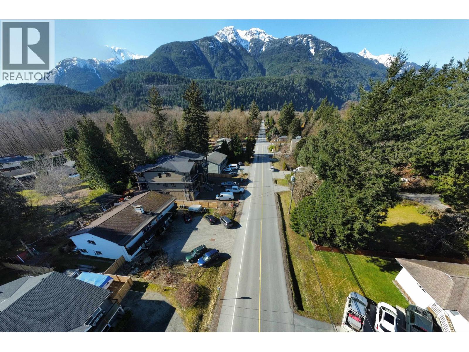 1352 JUDD ROAD, Squamish