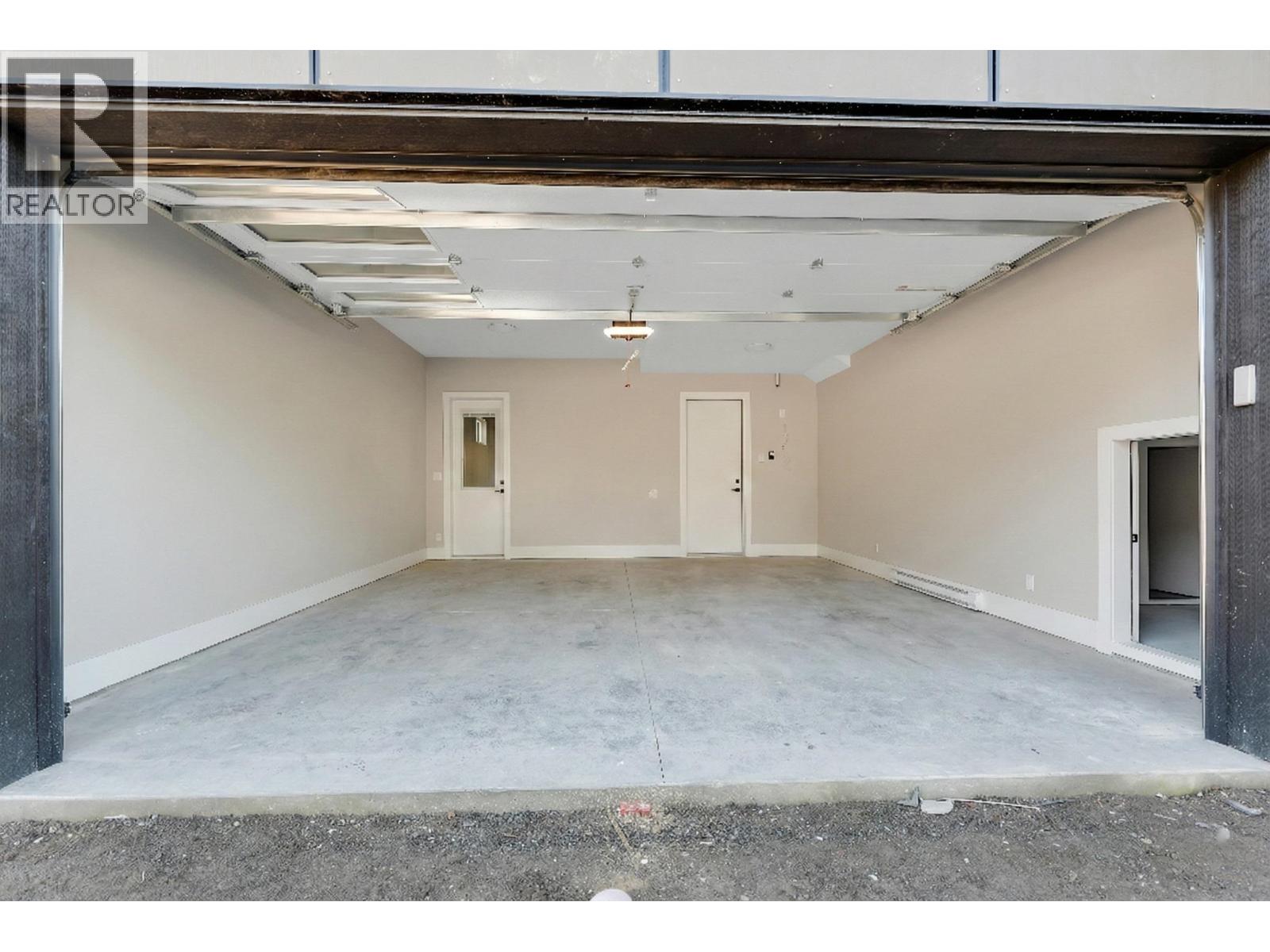 1352 JUDD ROAD, Squamish