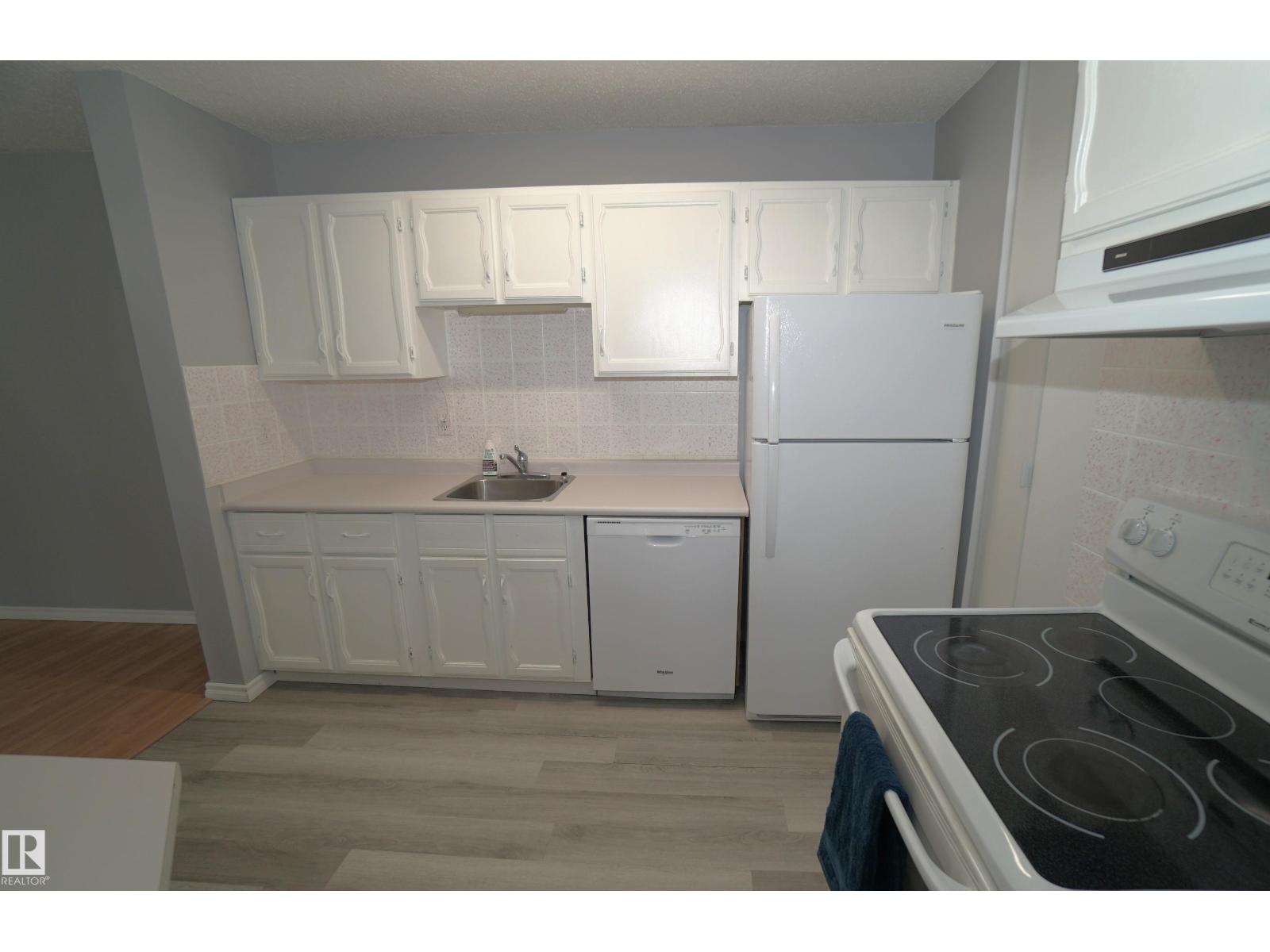 245 SURREY GARDENS NW - 15