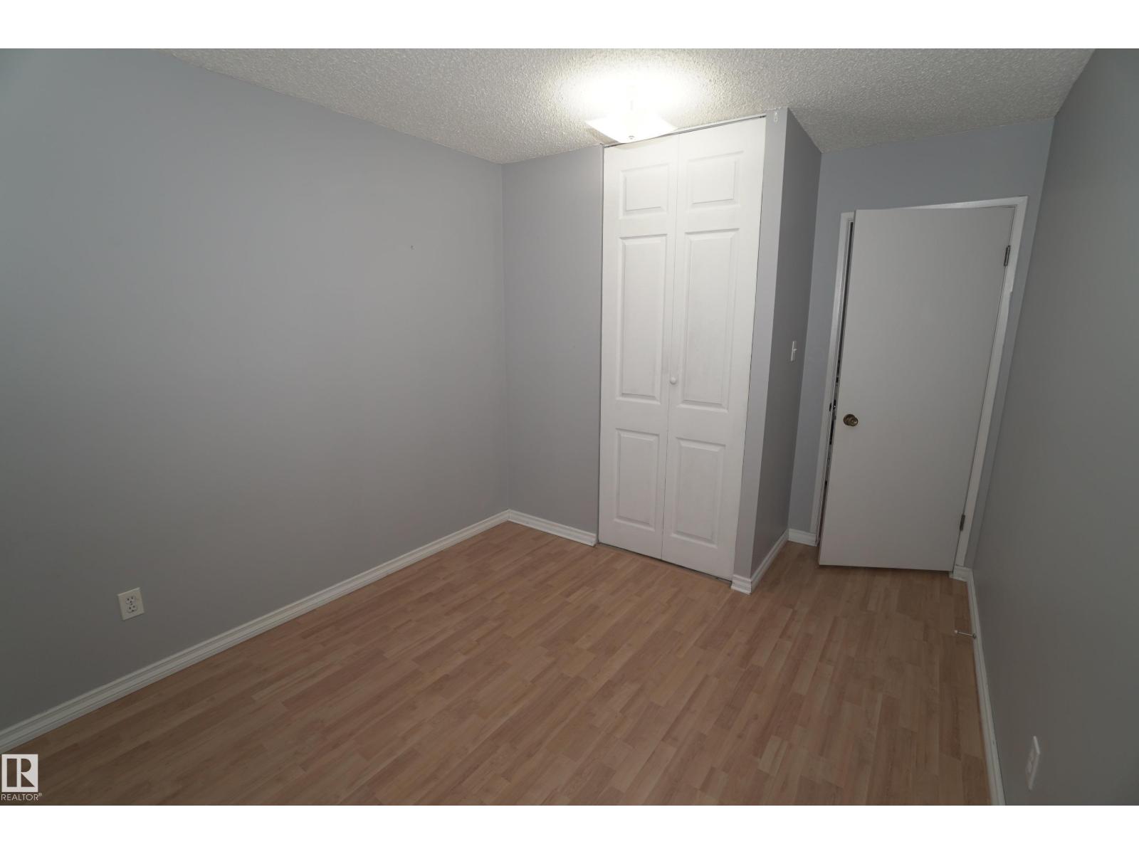 245 SURREY GARDENS NW - 18