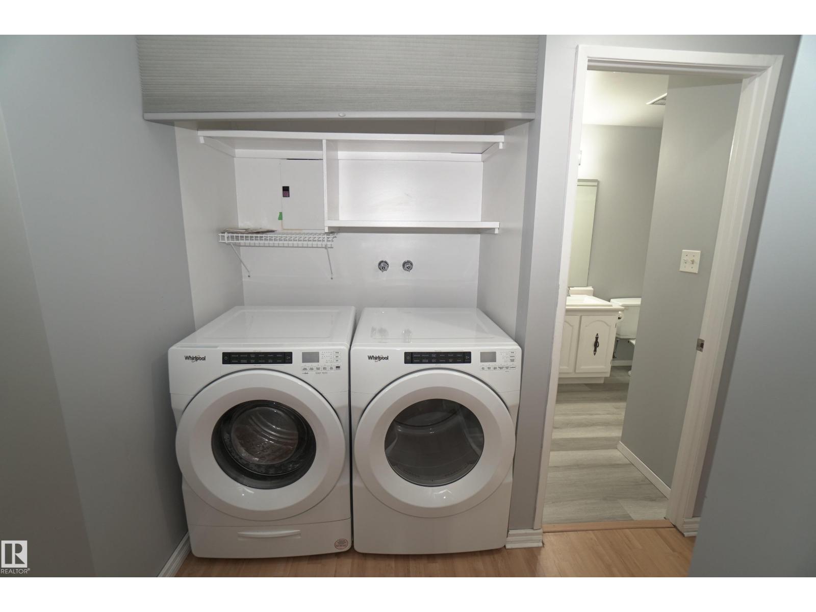 245 SURREY GARDENS NW - 23