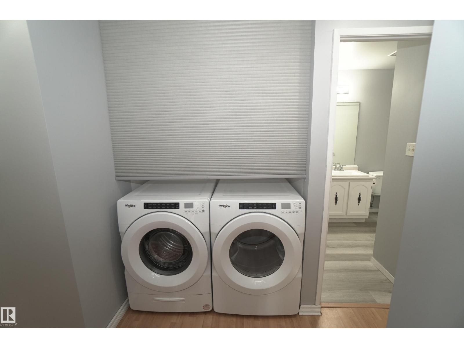 245 SURREY GARDENS NW - 24