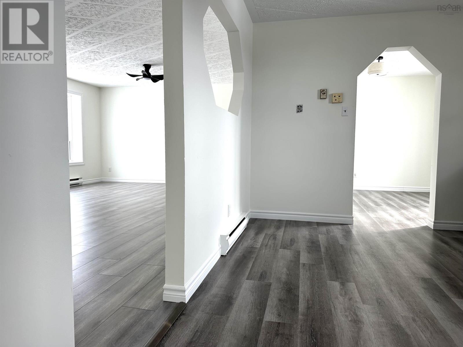 Property 16 of 48 of 14 Crescent Drive