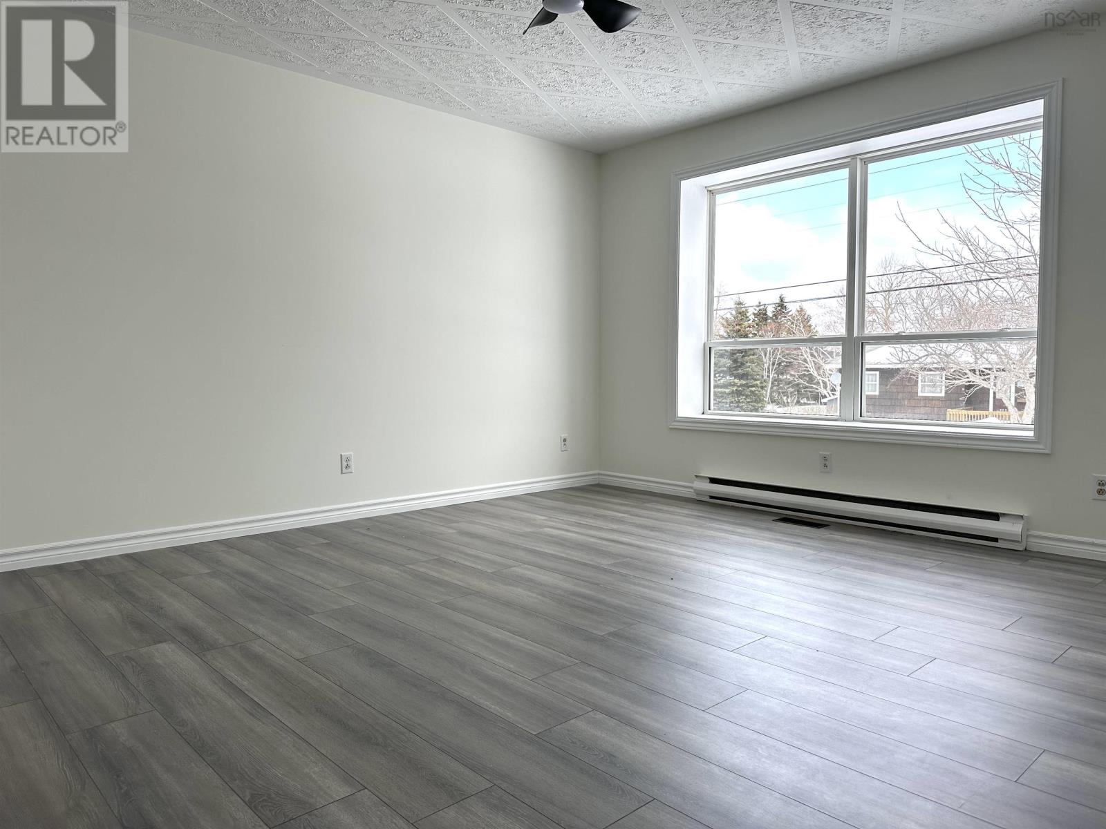 Property 23 of 48 of 14 Crescent Drive