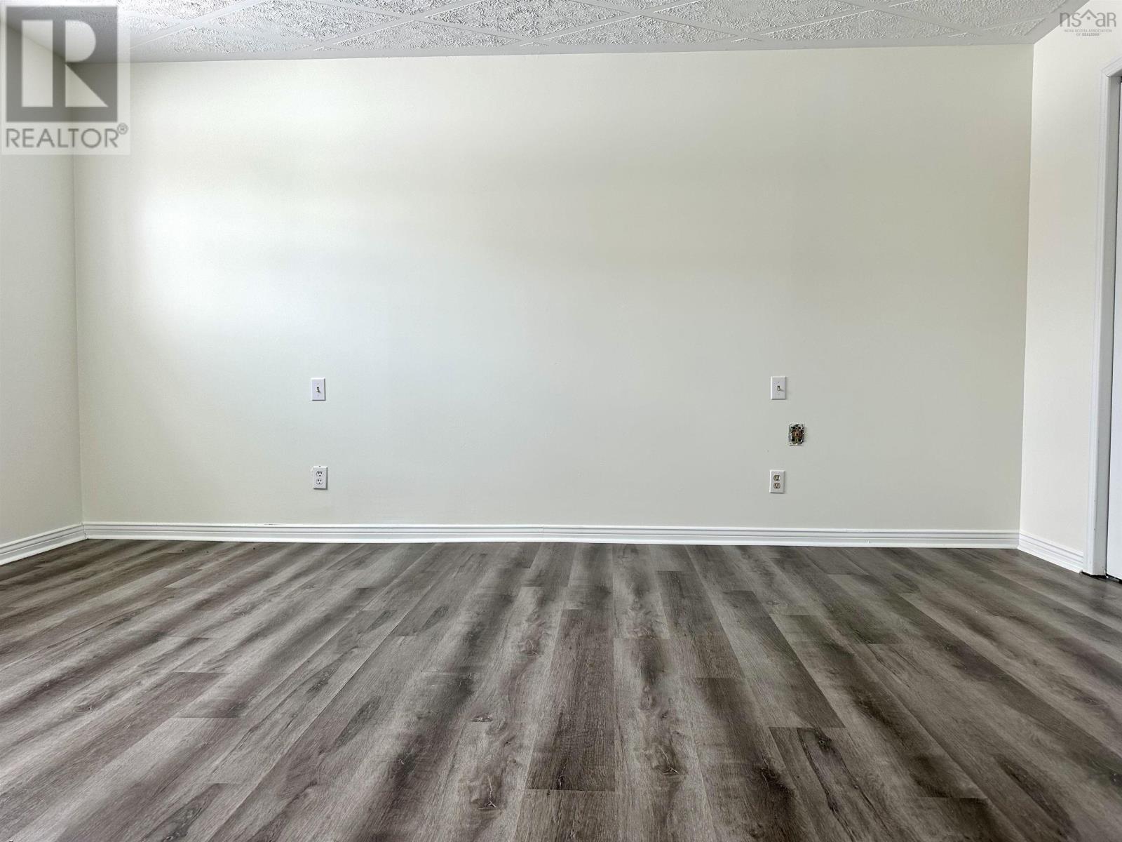 Property 35 of 48 of 14 Crescent Drive