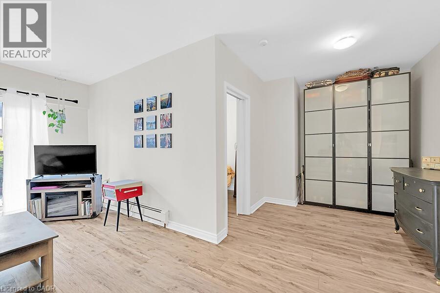 #102 141 CATHARINE STREET S - 21