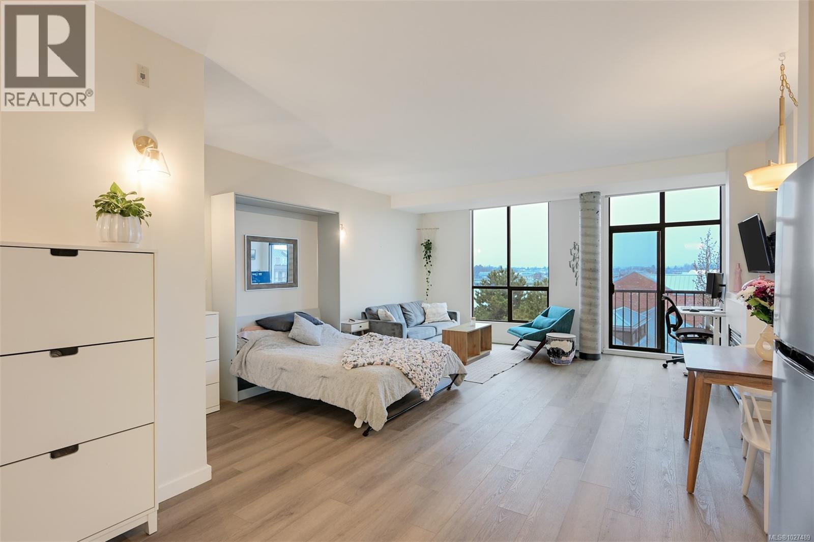 413 409 Swift St, Victoria