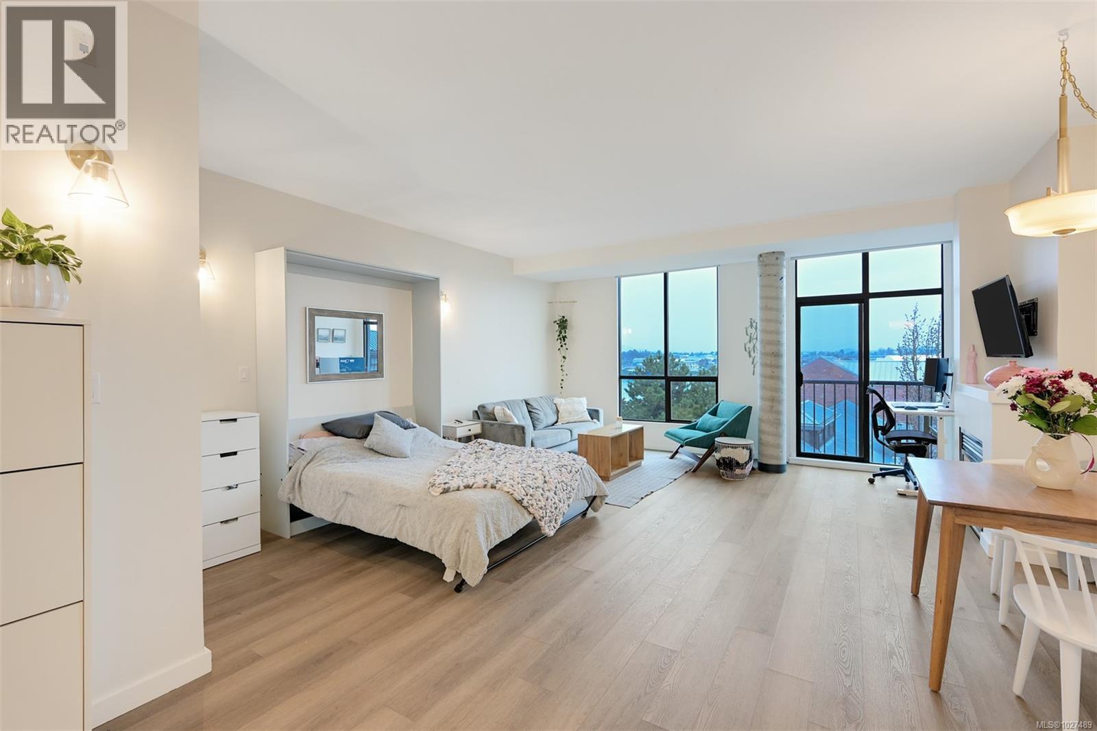 413 409 Swift St, Victoria