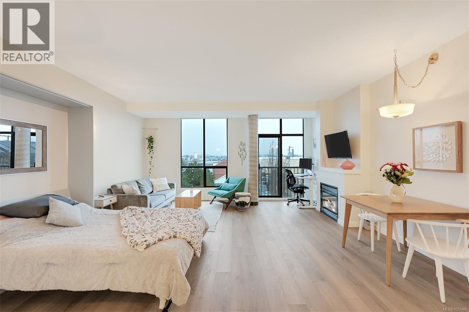 413 409 Swift St, Victoria