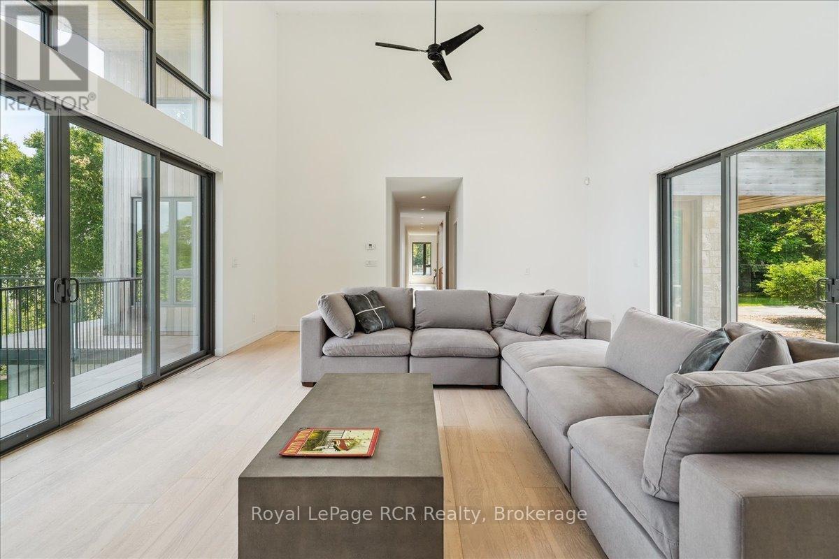 20 EVERETT ROAD - 12