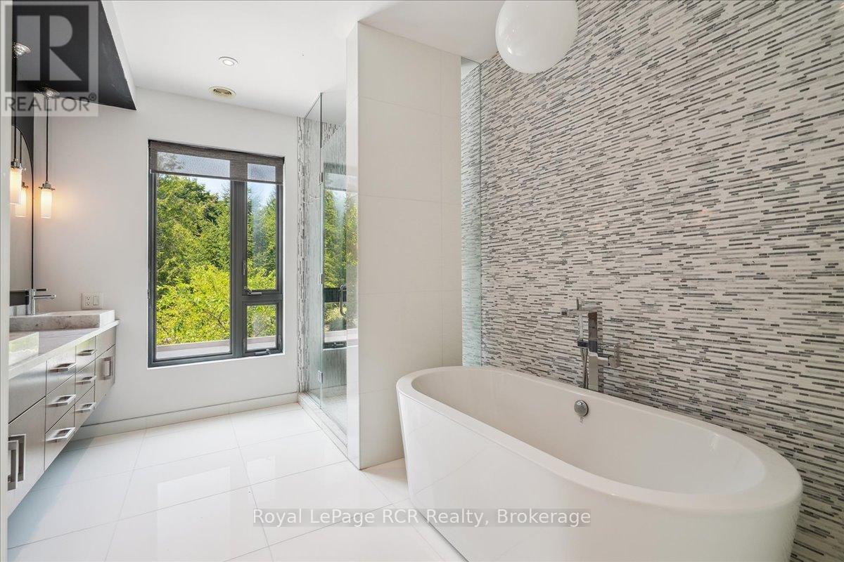 20 EVERETT ROAD - 28