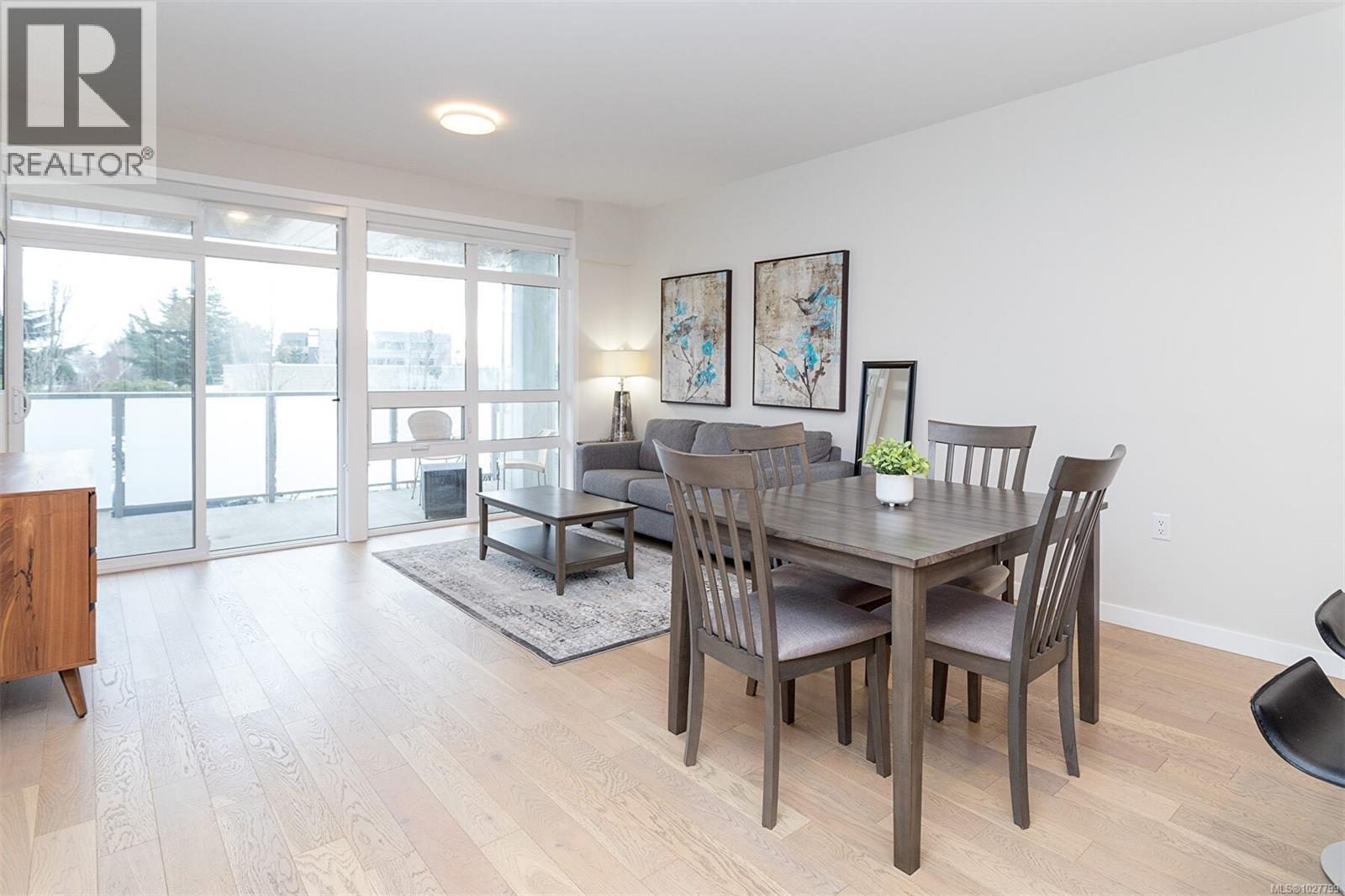 209 881 Short Street, Saanich