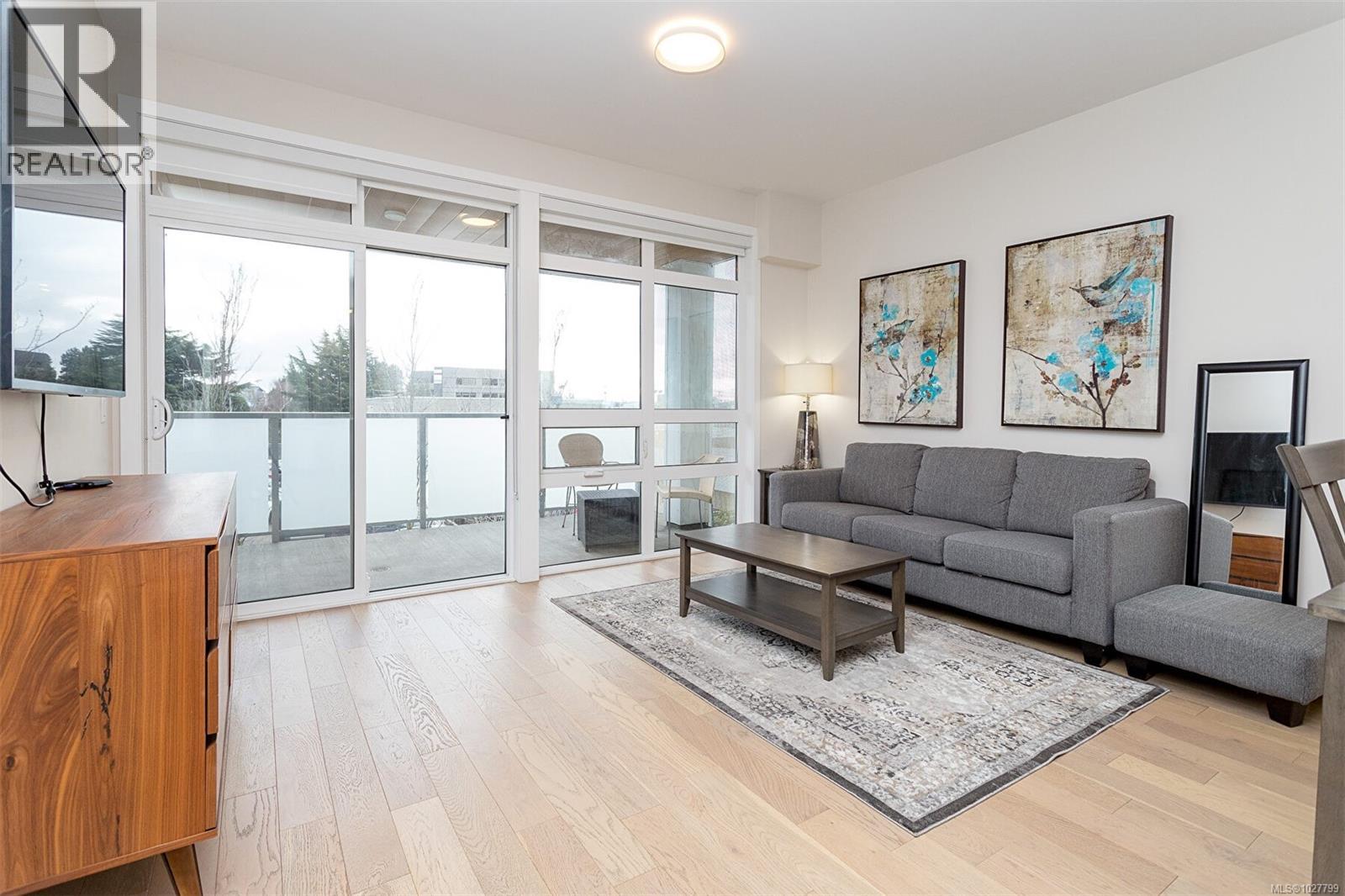 209 881 Short Street, Saanich