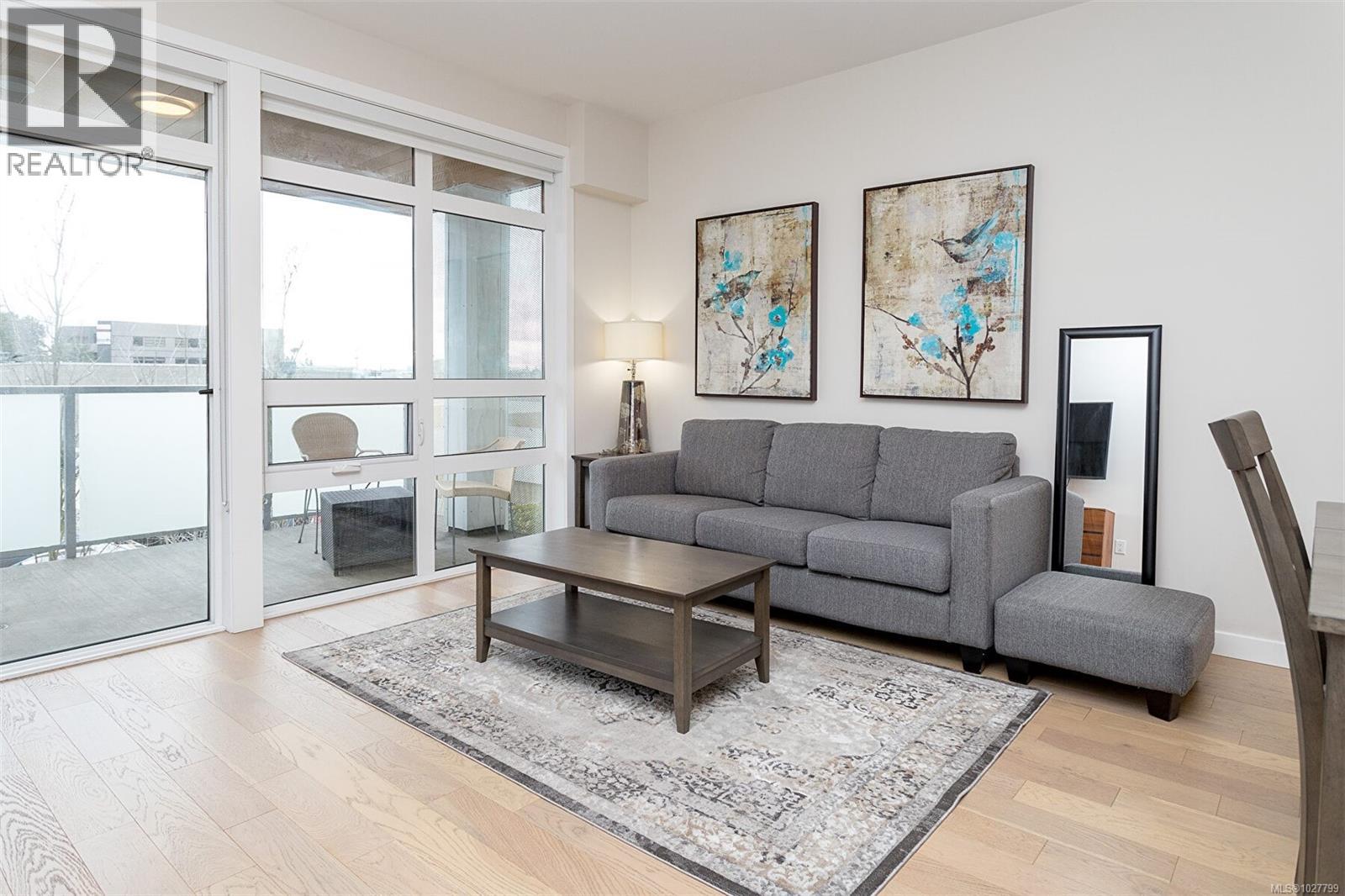 209 881 Short Street, Saanich