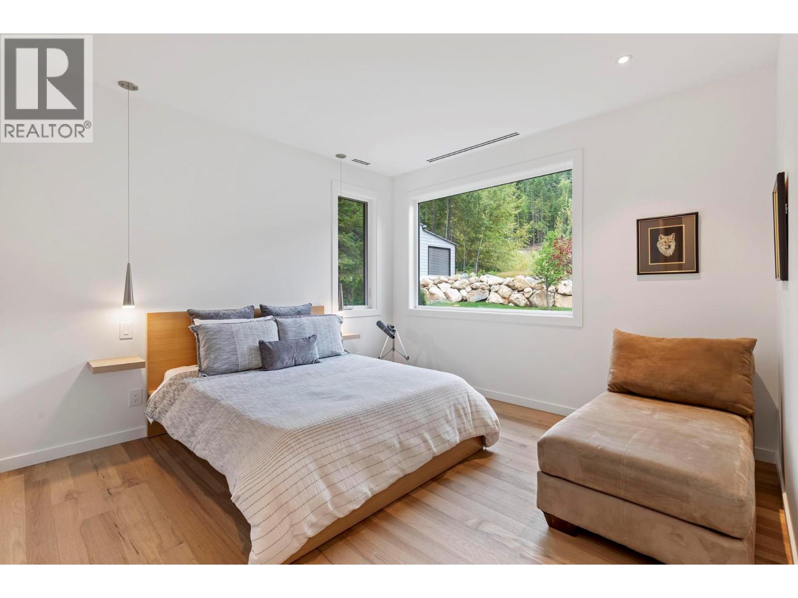 5147 Sunset Drive, Eagle Bay