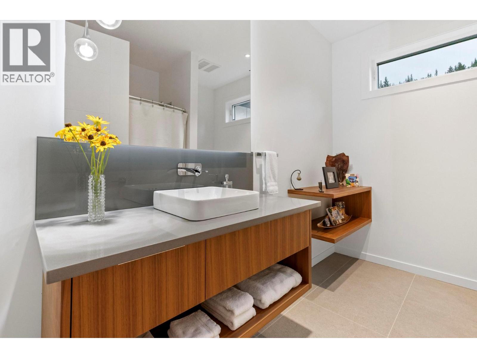 5147 Sunset Drive, Eagle Bay