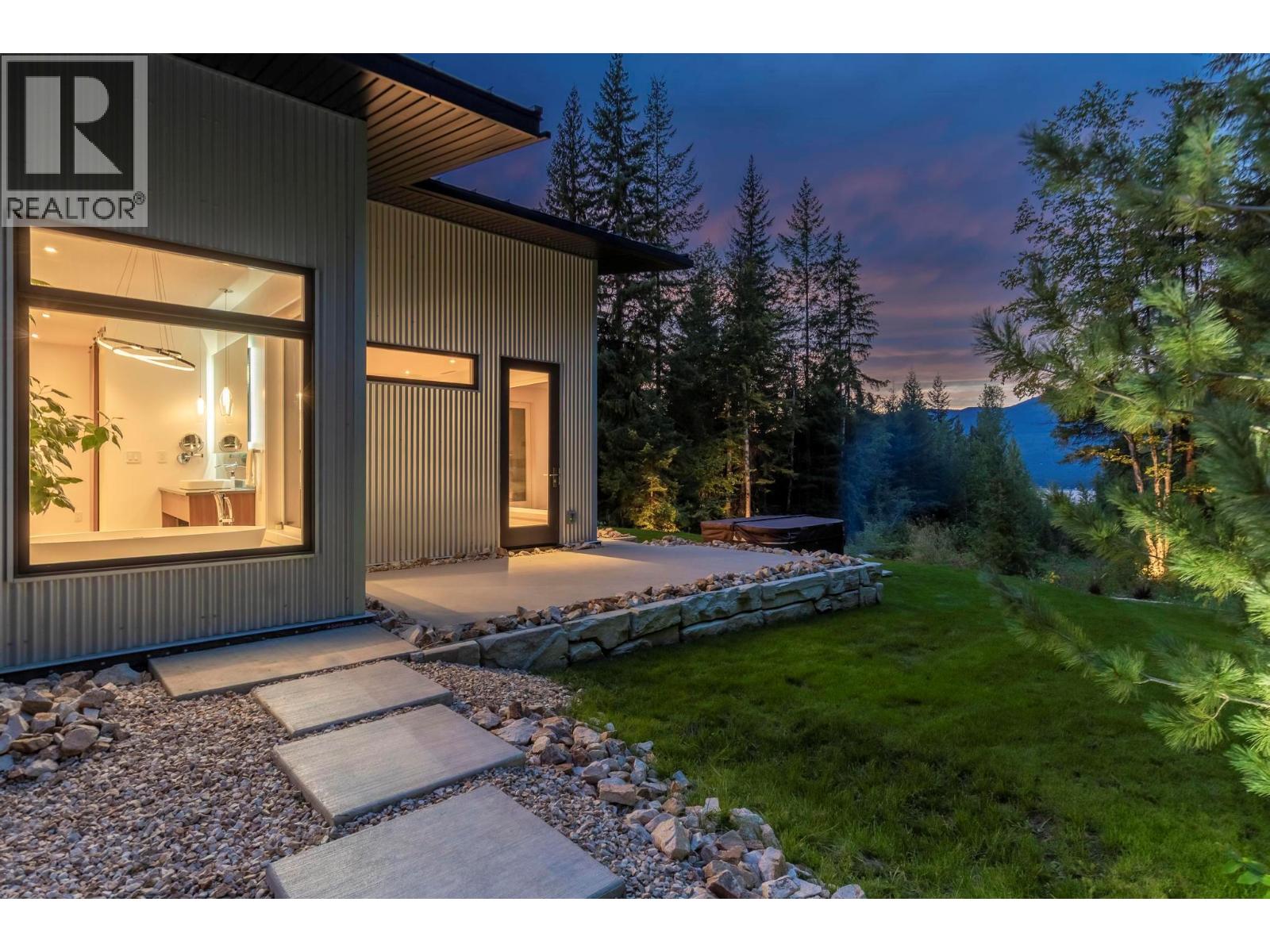 5147 Sunset Drive, Eagle Bay