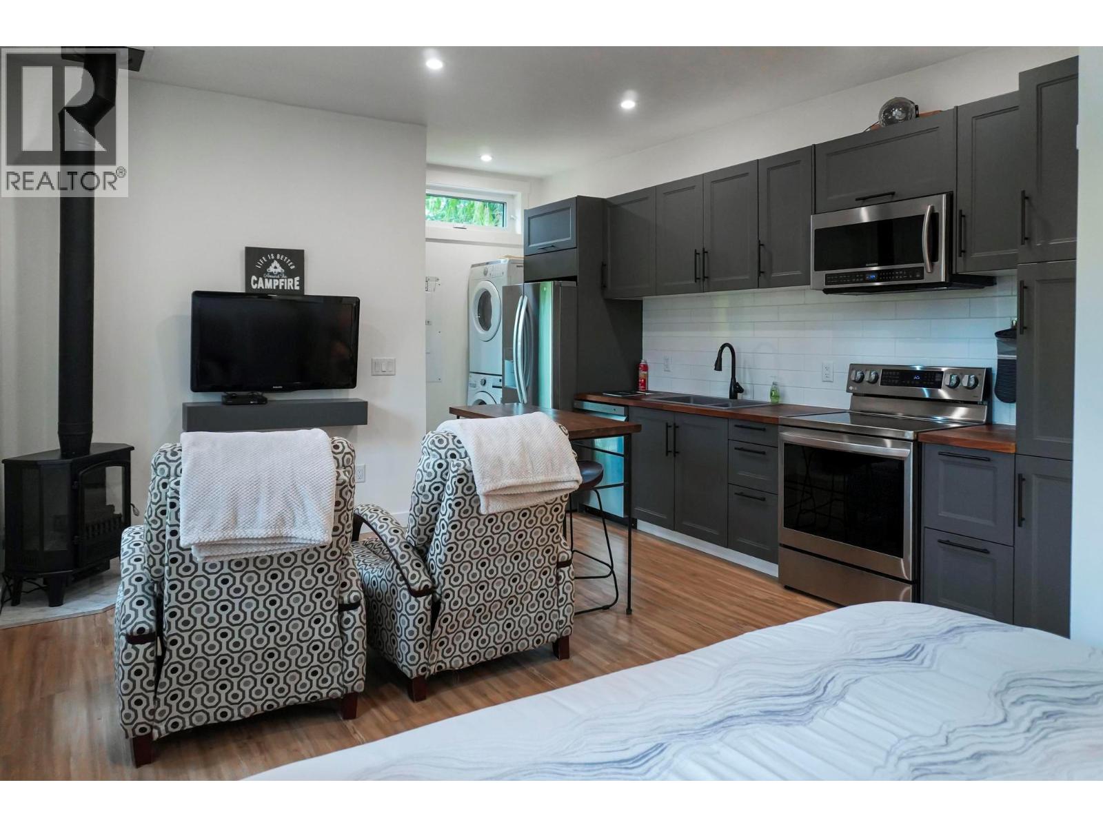 5147 Sunset Drive, Eagle Bay