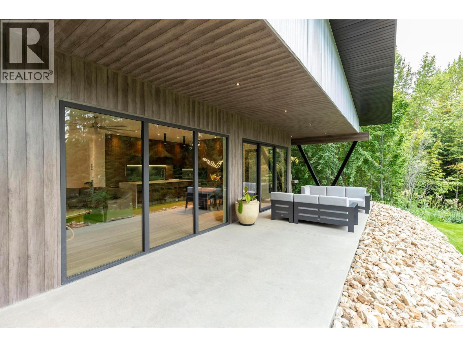 5147 Sunset Drive, Eagle Bay