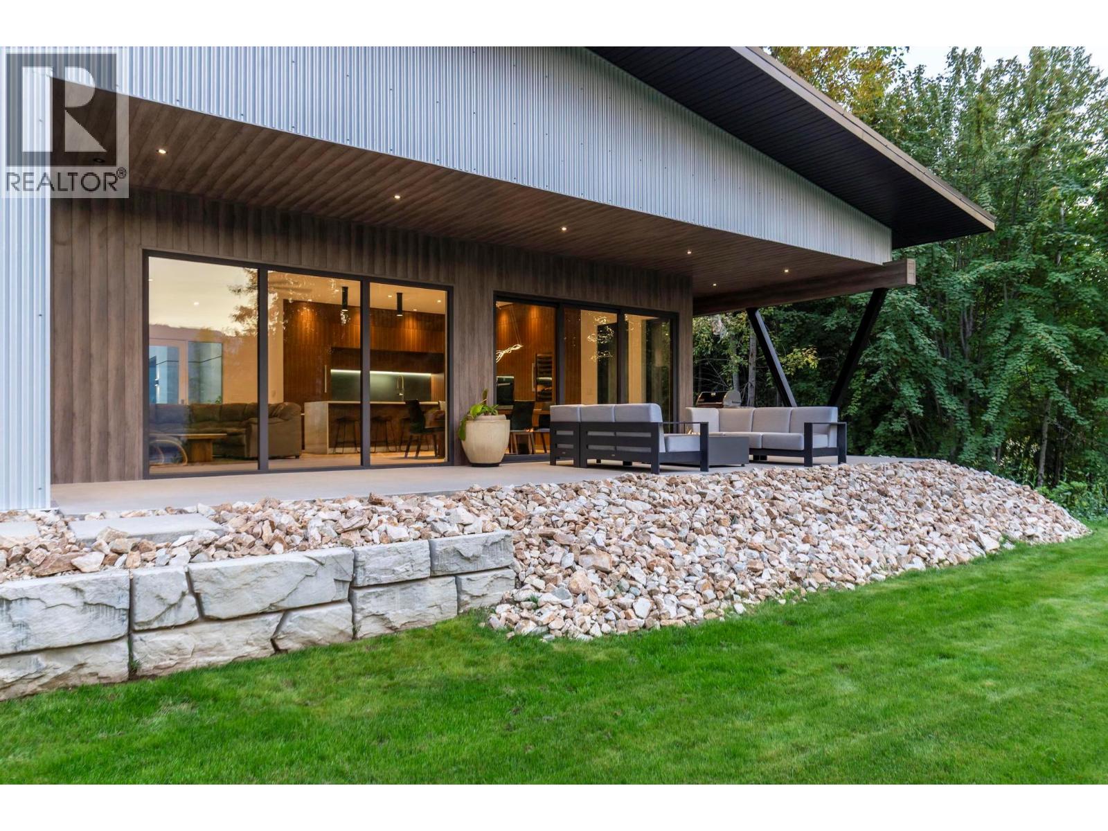 5147 Sunset Drive, Eagle Bay