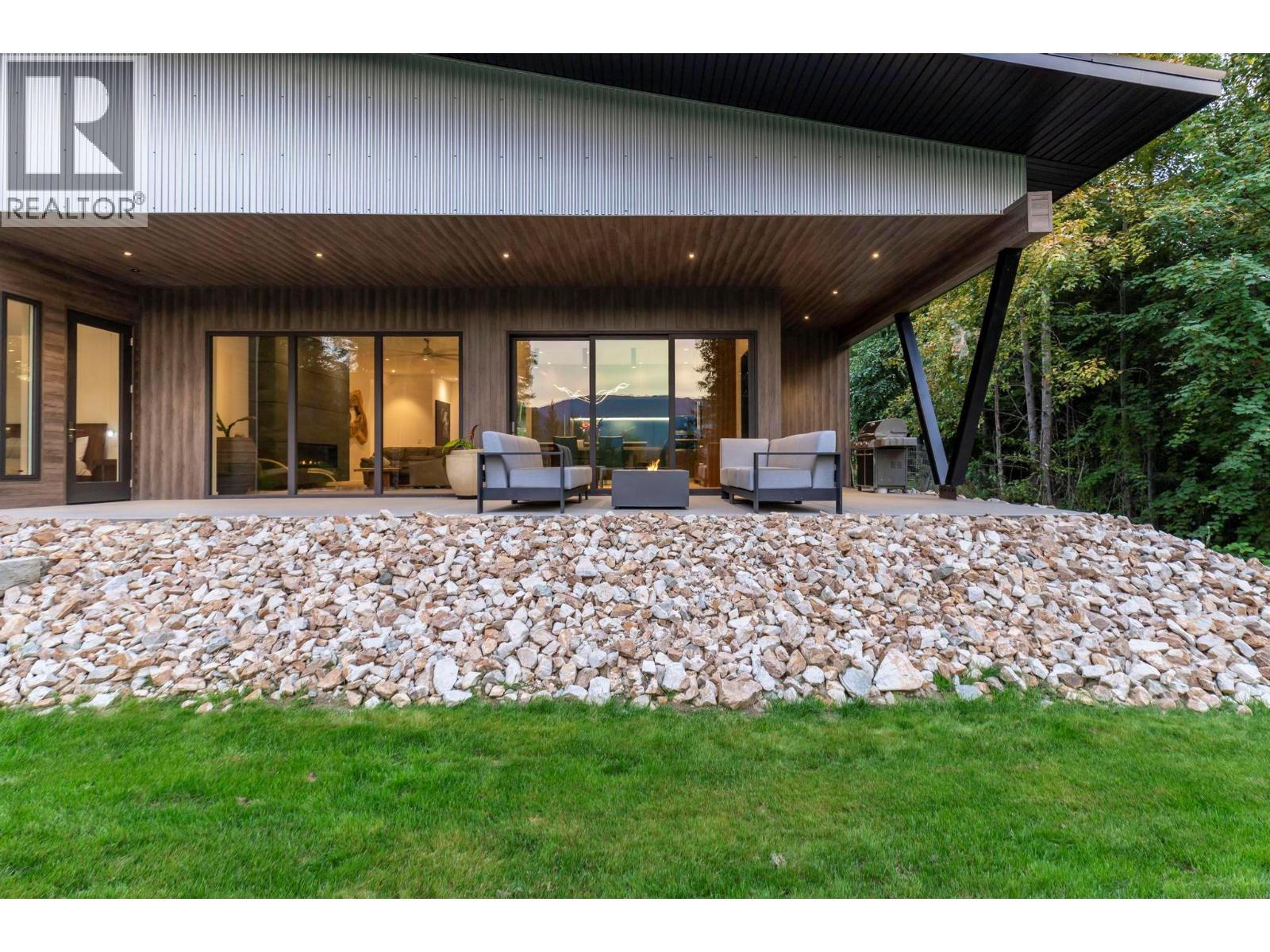 5147 Sunset Drive, Eagle Bay