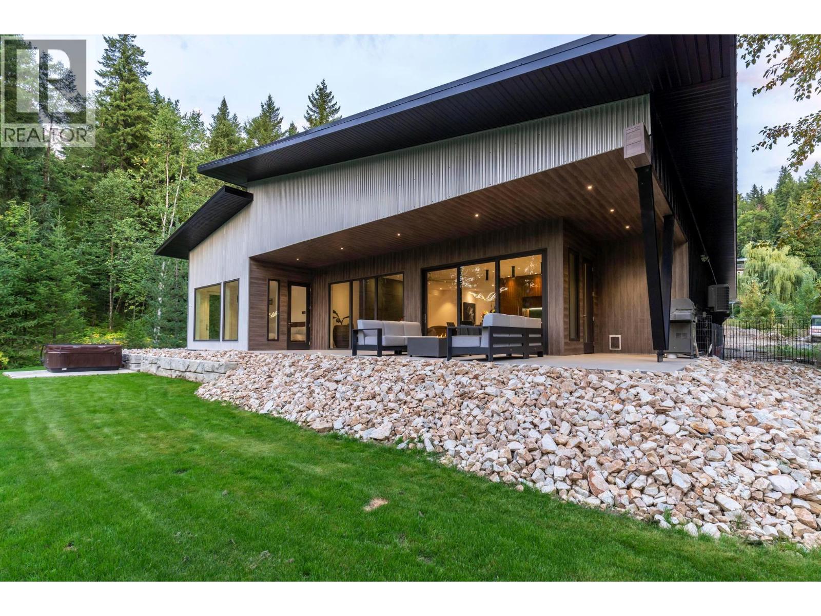 5147 Sunset Drive, Eagle Bay