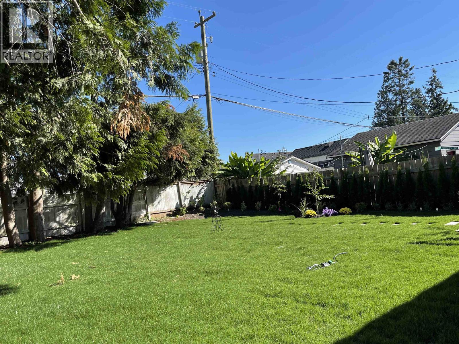 500 DOUGLAS CRESCENT, Richmond