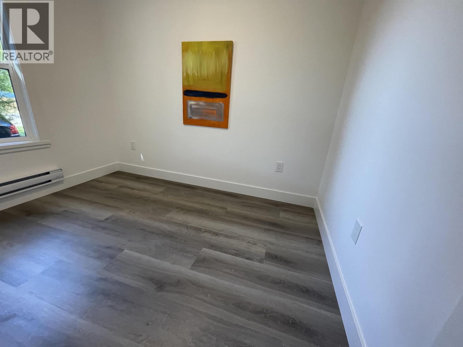 500 DOUGLAS CRESCENT, Richmond