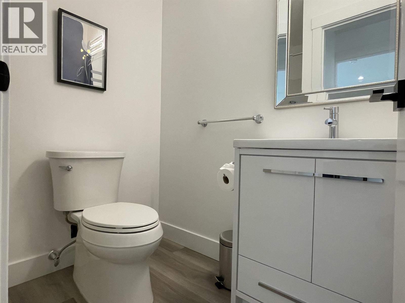 500 DOUGLAS CRESCENT, Richmond